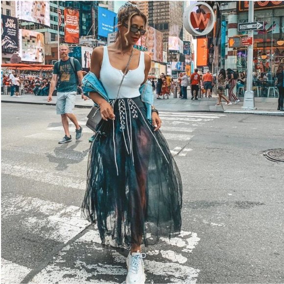 ARIES BLACK SKIRT